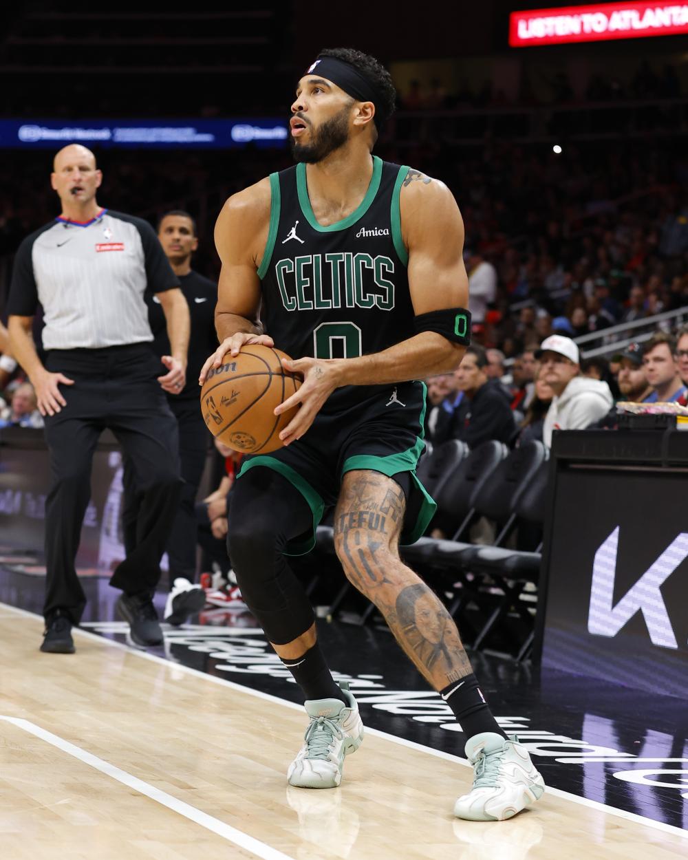 的年轻边锋 的年轻边锋