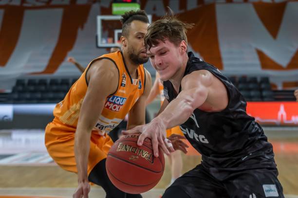 轻力量与世 轻力量与世